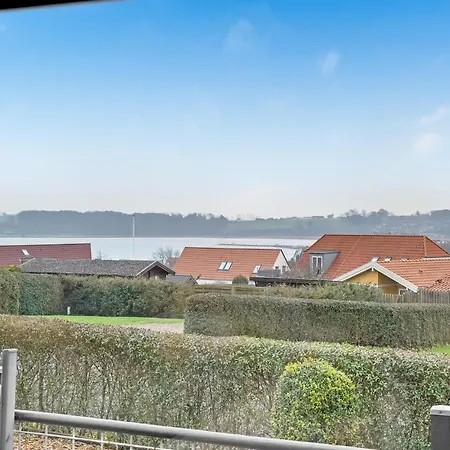 Awesome In With 3 Bedrooms And Wifi 2 Semesterbostad *