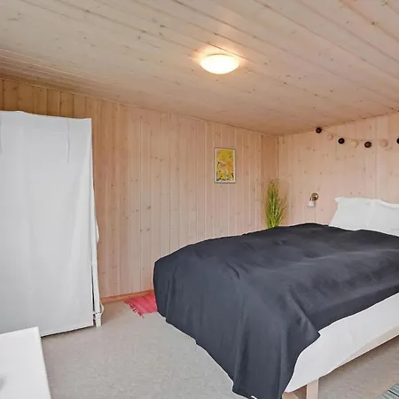 Semesterbostad Awesome In With 3 Bedrooms And Wifi 2