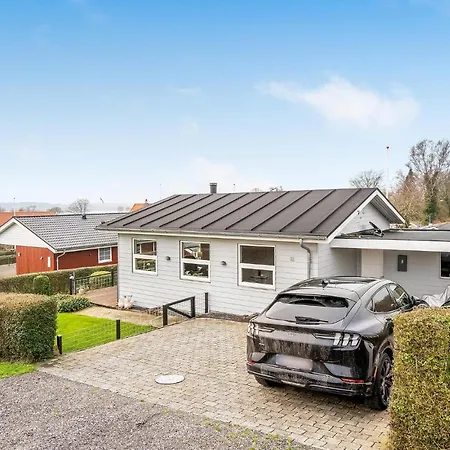 Awesome In With 3 Bedrooms And Wifi 2 Semesterbostad