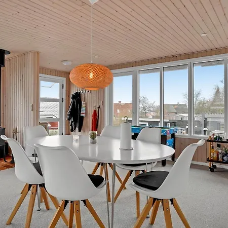 Semesterbostad Awesome In With 3 Bedrooms And Wifi 2 *