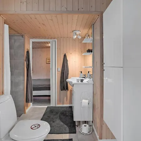 Semesterbostad Awesome In With 3 Bedrooms And Wifi 2 Hejls